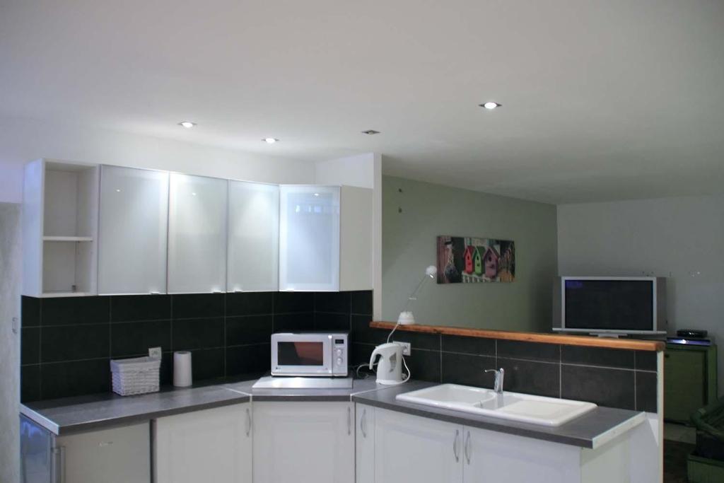 Auberge De Bonpas Logis De France Hotell Avignon Rum bild